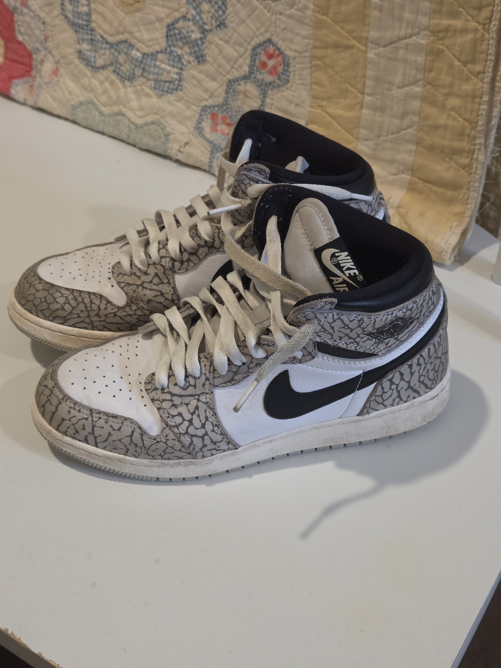 Nike Kids High-Top Sneakers in White, Black, and Gray Elaphant Crackle 6.5 YOUTH